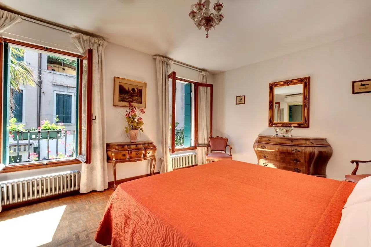 Bed and Breakfast Casa Di Sara à Venise Couette-café